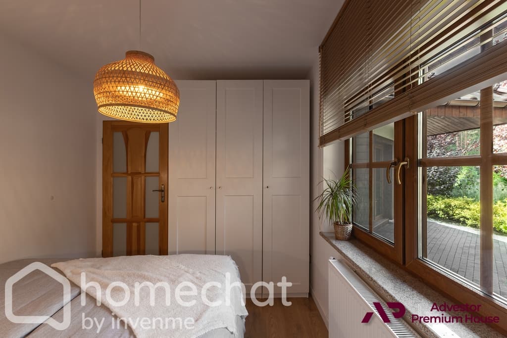 DOM Z BASENEM I OGRODEM ZIMOWYM